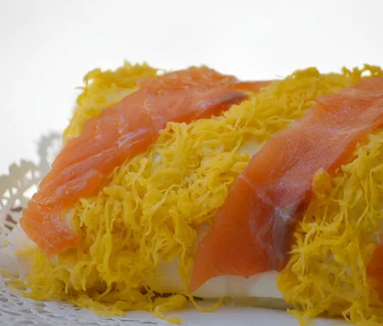 Rollo de salmón ahumado